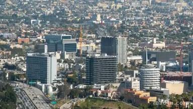 洛杉矶好莱坞高速公路倾斜到美国加利福尼亚州的下城